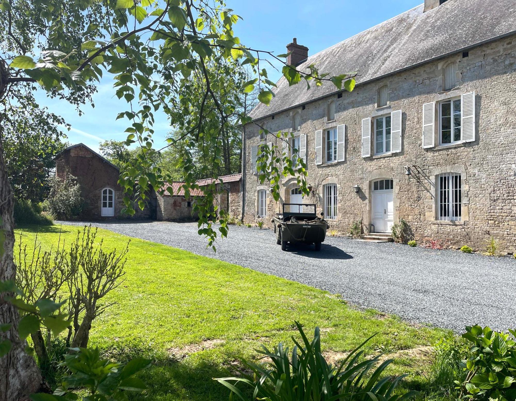 Domaine De L'Eau Partie Bed & Breakfast Carentan Exterior photo