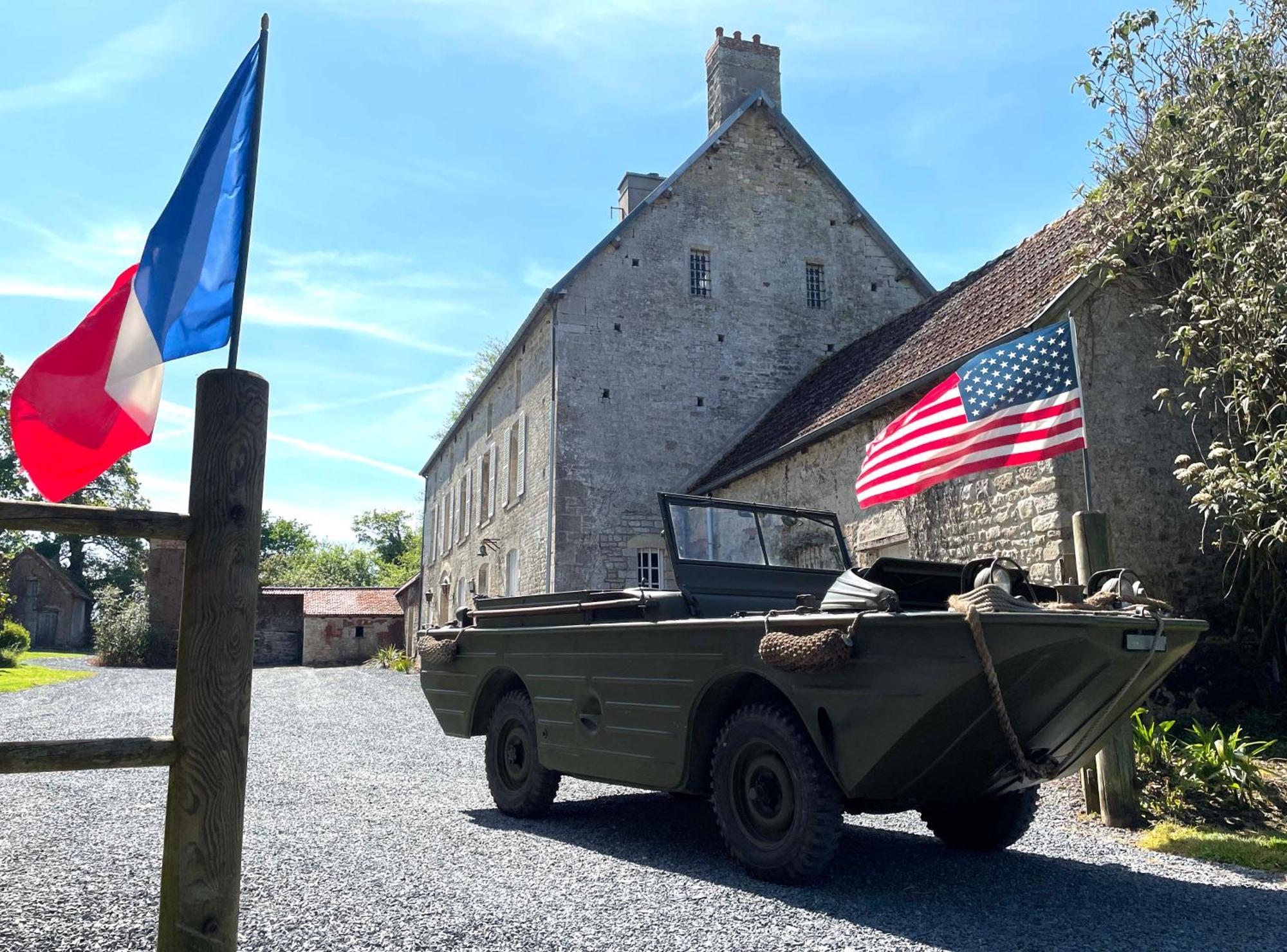 Domaine De L'Eau Partie Bed & Breakfast Carentan Exterior photo