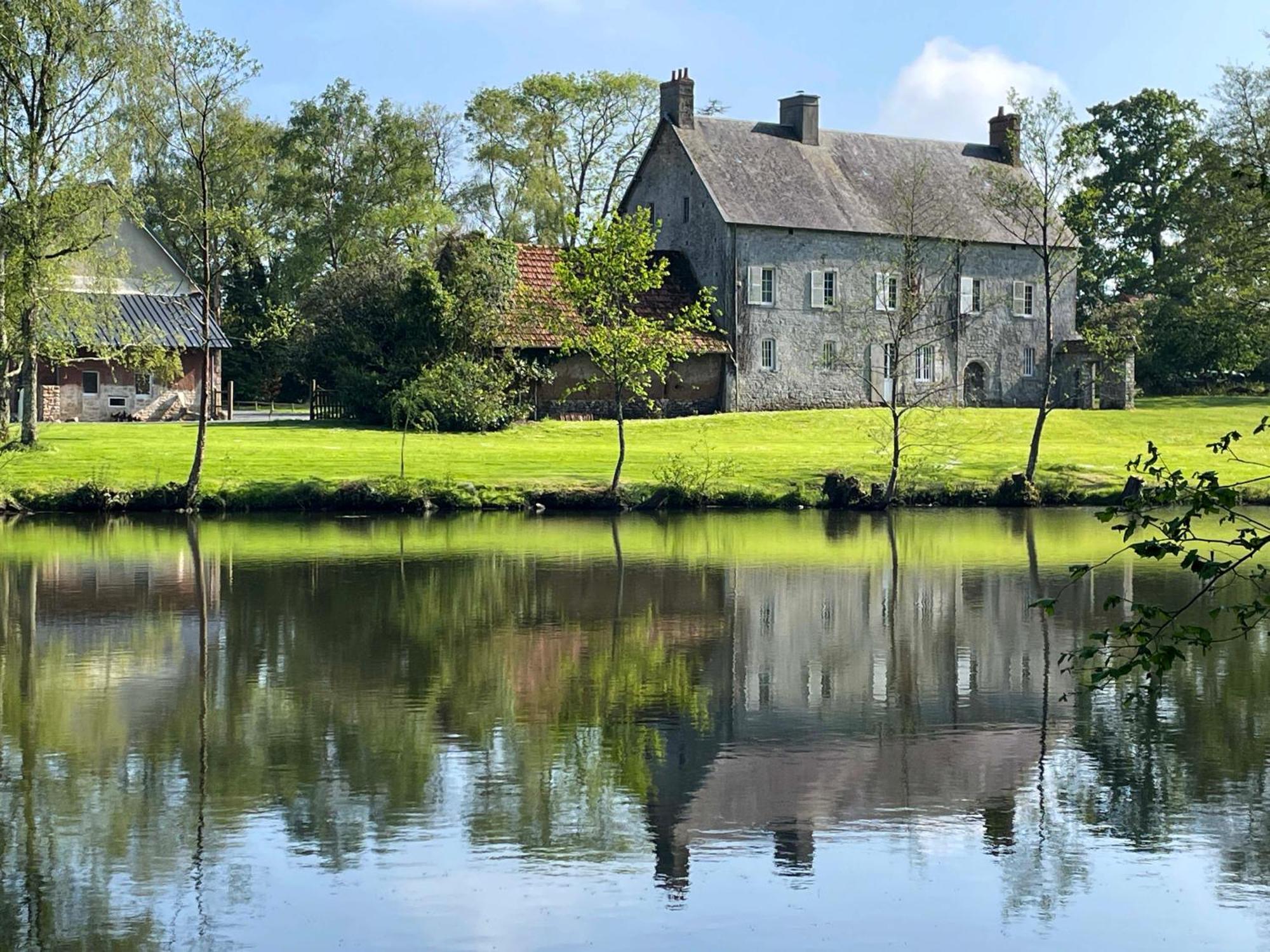 Domaine De L'Eau Partie Bed & Breakfast Carentan Exterior photo